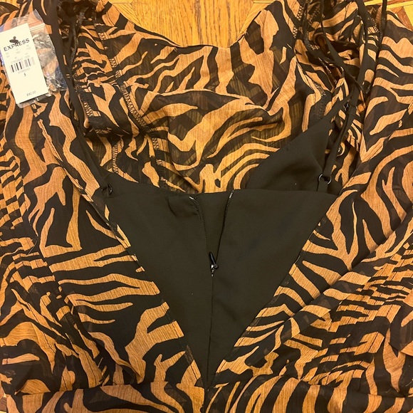 NWT Tiger-Print Express Dress - Picture 3 of 3